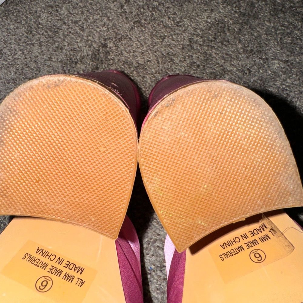 Pink platform heels - Picture 3 of 3